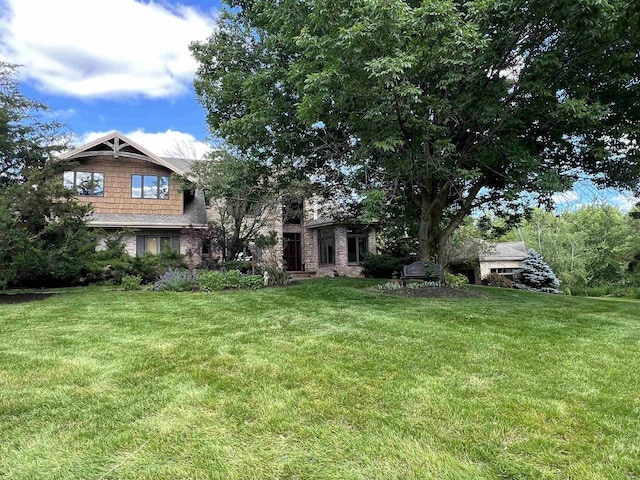 view of front of house with a front yard