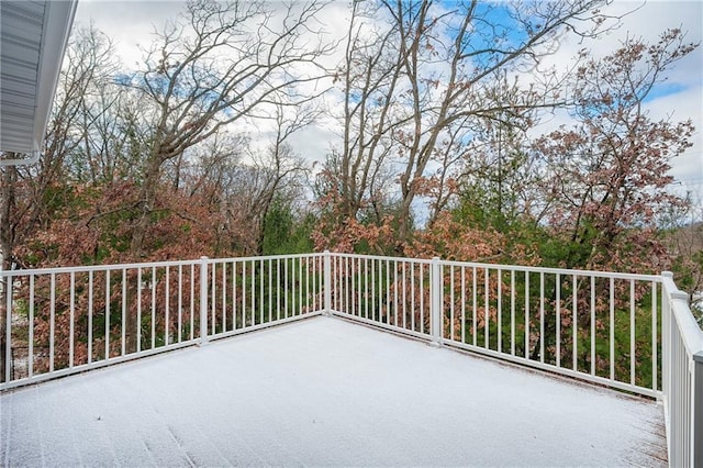 exterior space featuring a balcony