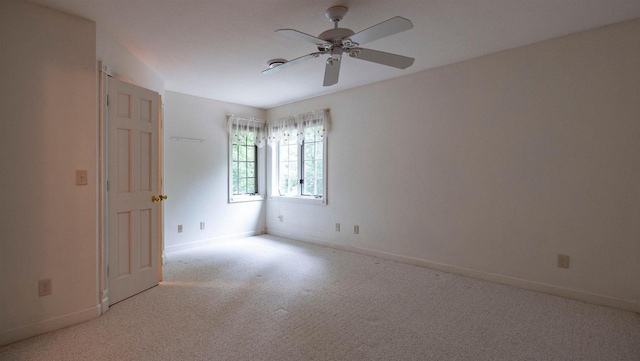 empty room with ceiling fan