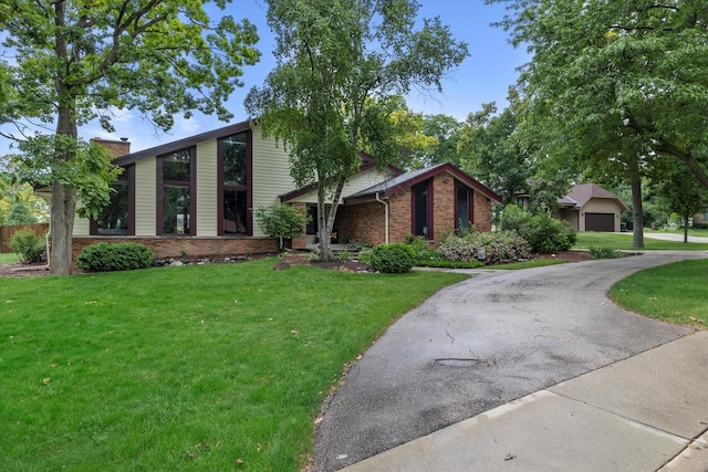 view of front of house with a front lawn