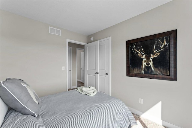 bedroom featuring carpet flooring