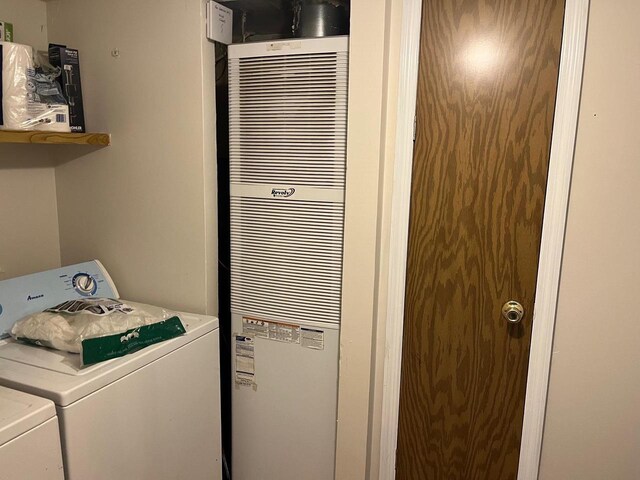 2217 Blackhawk St, Friendship, WI 53934 - washroom featuring washer and clothes dryer