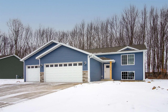 view of front facade featuring a garage