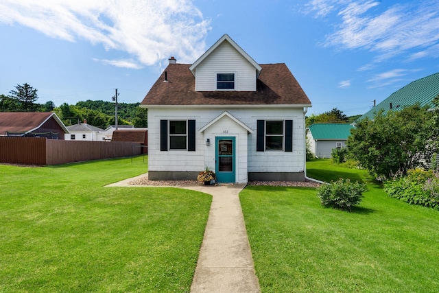 view of front of property featuring a front yard