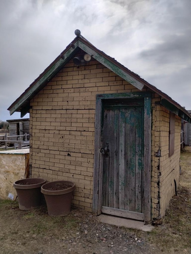 view of outdoor structure