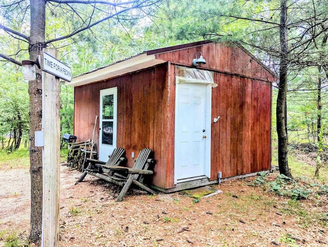 view of outdoor structure