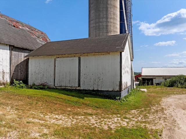 W7031 Hickory Ln, Elkhart Lake, WI 53020 - view of barn featuring a yard