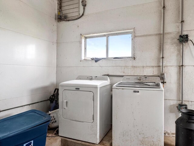 W7031 Hickory Ln, Elkhart Lake, WI 53020 - laundry room with laundry area and washing machine and clothes dryer