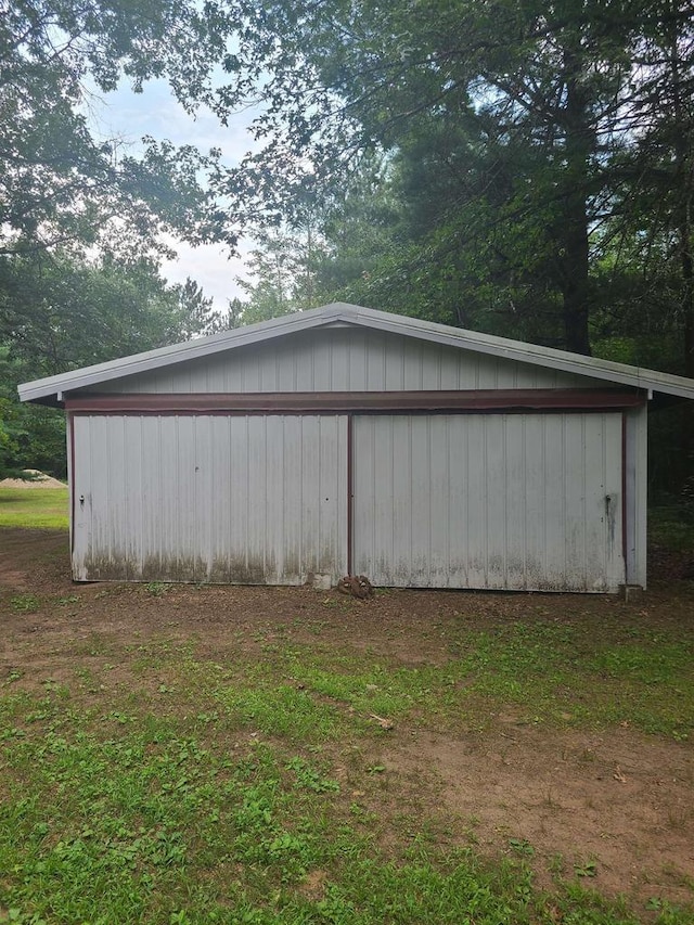 exterior space featuring a yard