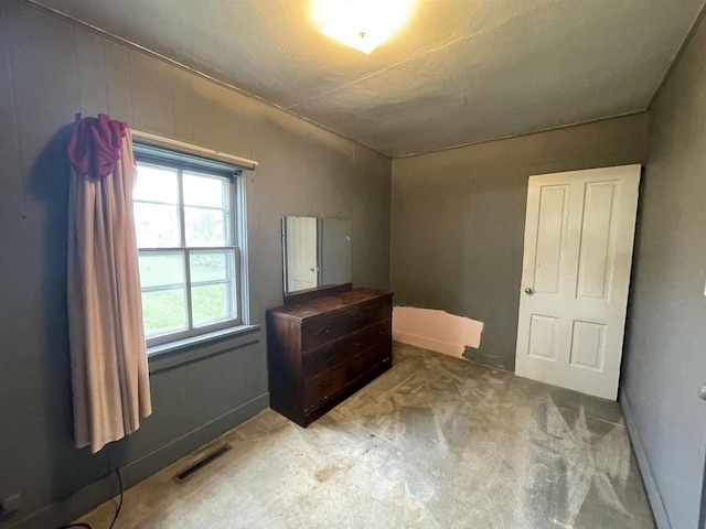 bedroom with carpet flooring