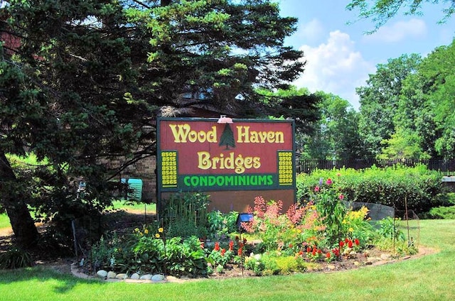 view of community / neighborhood sign