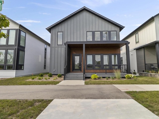 view of front of home featuring covered porch