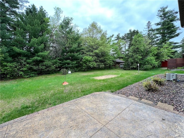 view of yard featuring a patio