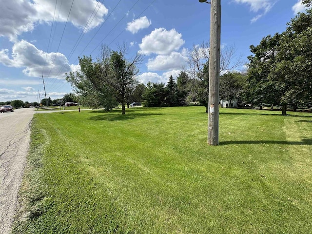 Listing photo 3 for Valleywood Ln, Appleton WI 54915