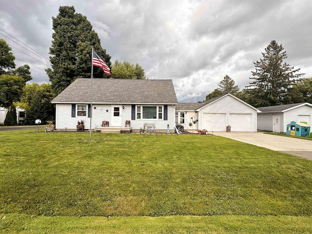 view of front of property with a front yard