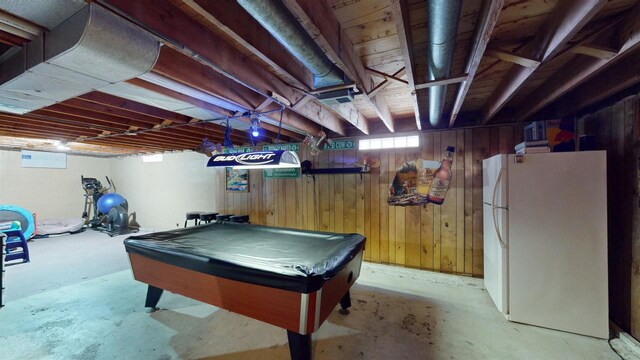 living room with carpet flooring and ceiling fan