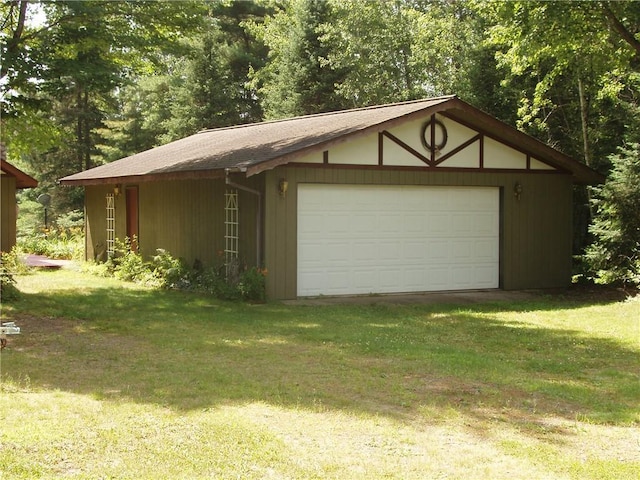 view of detached garage