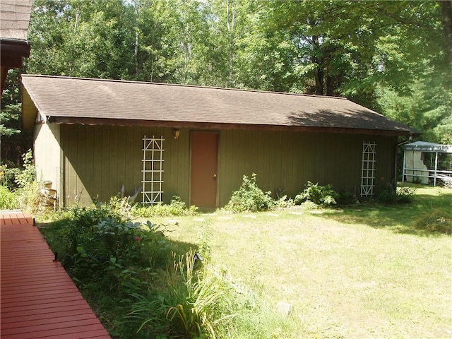 view of outdoor structure