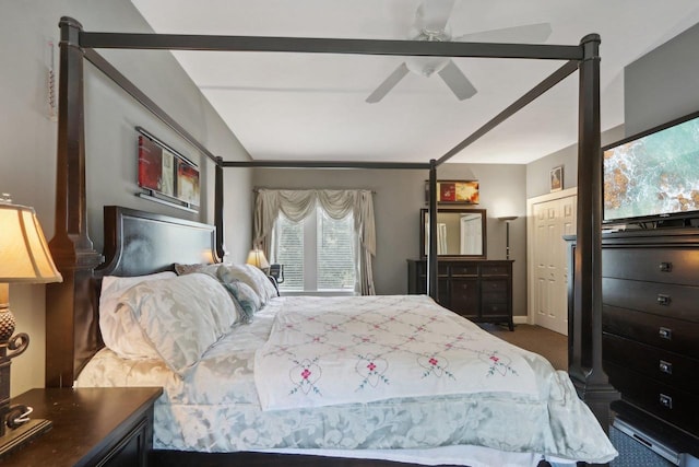 carpeted bedroom featuring ceiling fan