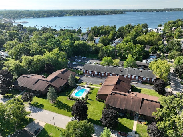 bird's eye view with a water view