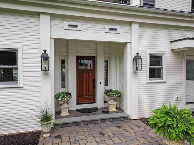 view of front of house featuring a front yard and a garage