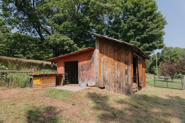 view of outdoor structure