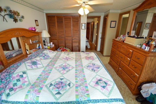 bedroom featuring light carpet and ceiling fan