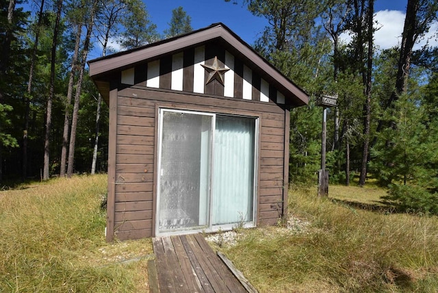 view of outbuilding