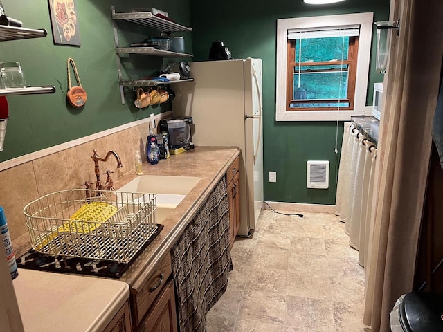 kitchen featuring sink