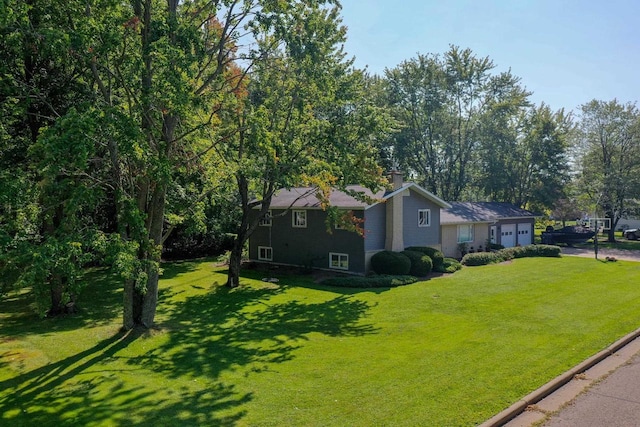 exterior space featuring a front yard