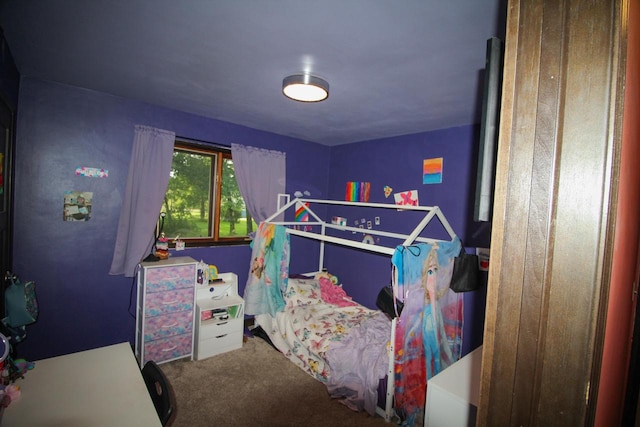 bedroom featuring carpet floors