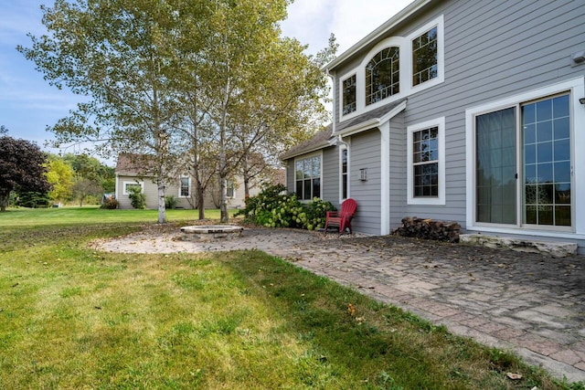 view of yard with a patio