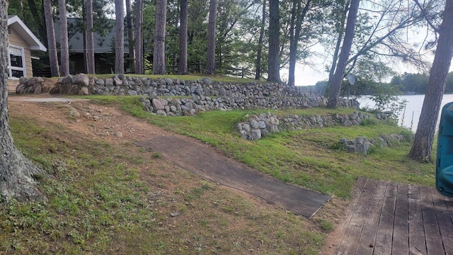 view of yard featuring a water view