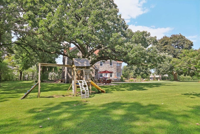 view of yard featuring a playground