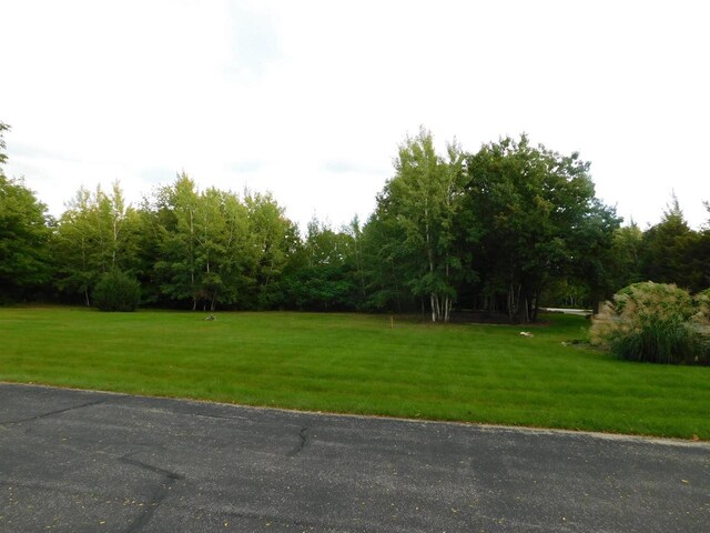 Listing photo 3 for 5283 Sunset Bluff Dr, Green Bay WI 54311