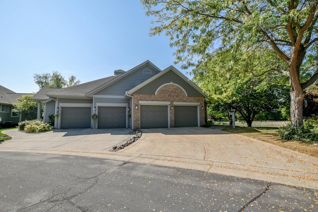 view of front facade featuring a garage