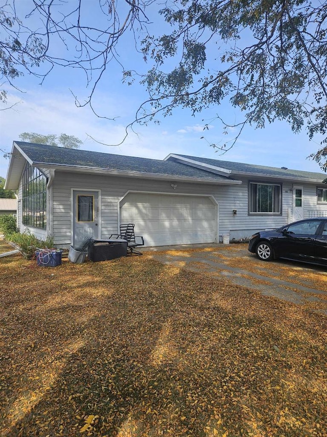 view of front facade featuring a garage