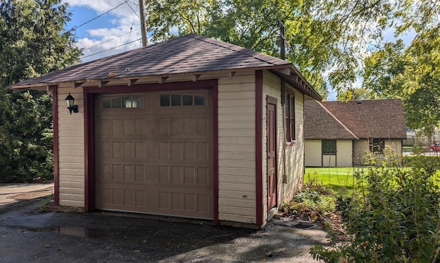 view of detached garage