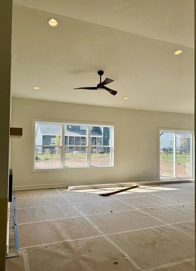 empty room featuring ceiling fan