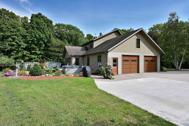 view of front of property with a front yard