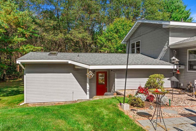 view of front of home with a front yard