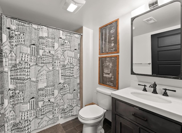 bathroom with a shower with curtain, vanity, and toilet