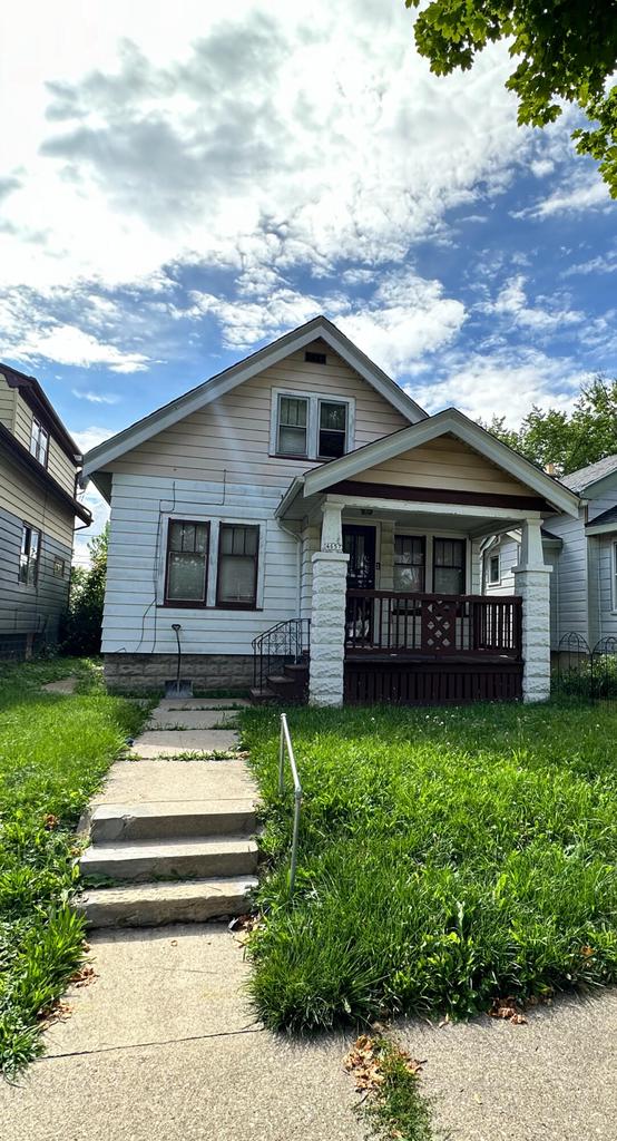 bungalow-style house with covered porch