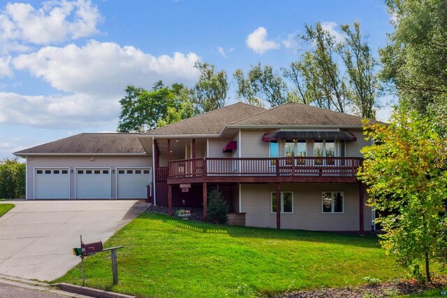 view of front of home featuring a deck and a front lawn