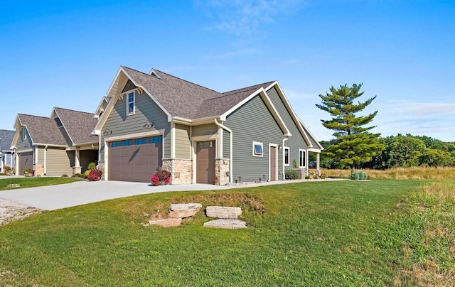 craftsman-style house with a front yard