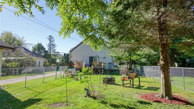 807 Miner Ave, Ladysmith, WI 54848 - view of yard featuring fence