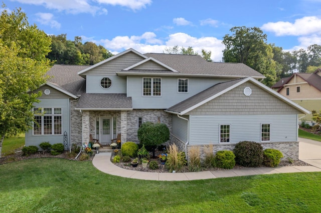 view of front of property with a front yard