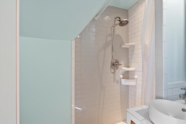 bathroom with curtained shower