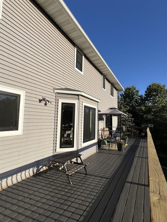 36997 Wildernest Rd, Prairie Du Chien, WI 53821 - view of wooden terrace