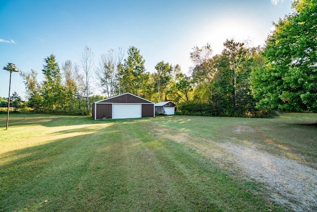 view of yard with an outdoor structure